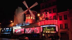 La bombolla immobiliària acaba amb el Moulin Rouge.