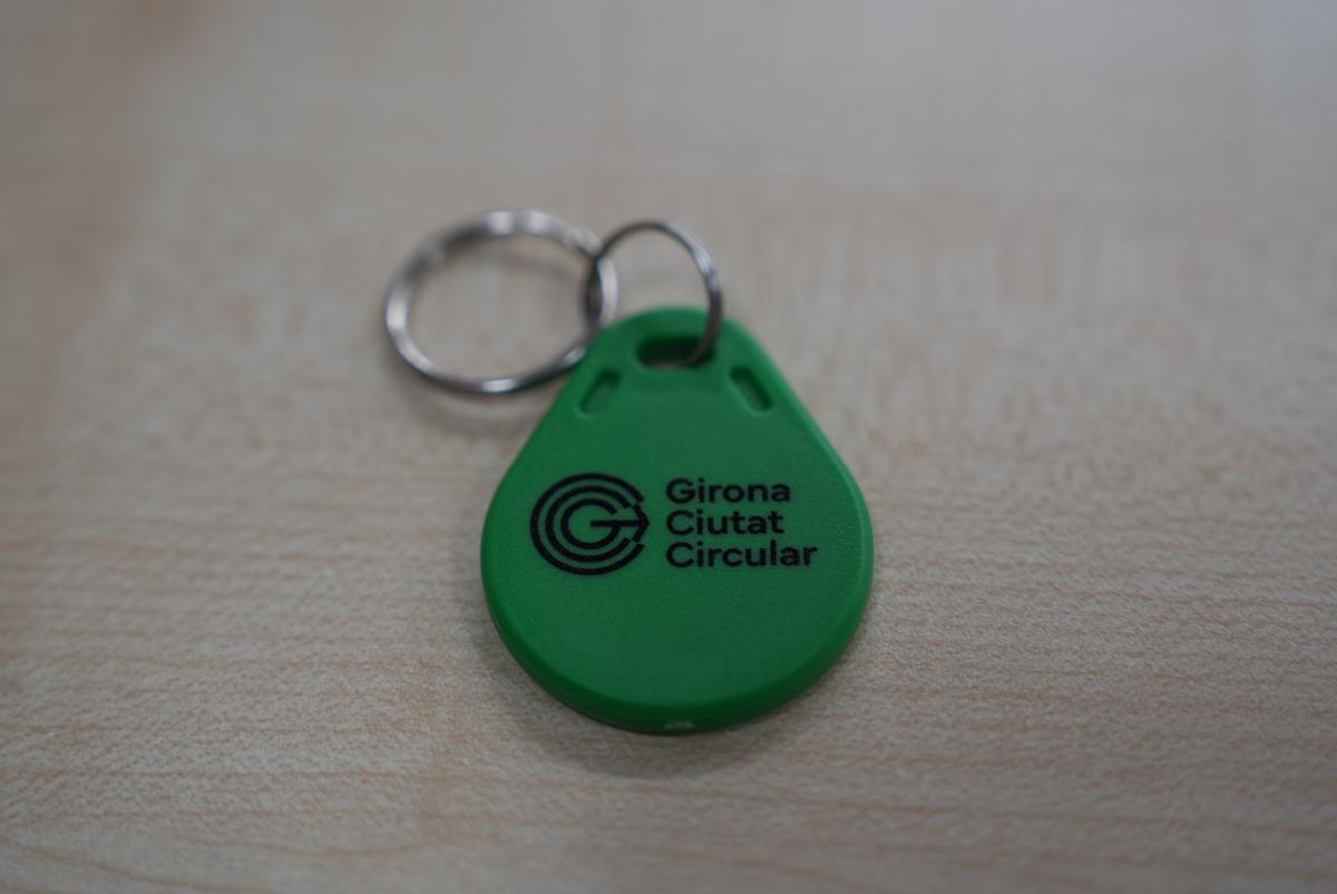Clauer identificatiu del sistema de residus de Girona, que permet obrir contenidors intel·ligents i accedir a les deixalleries.