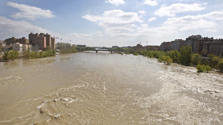 El río Ebro a su paso por Zaragoza.