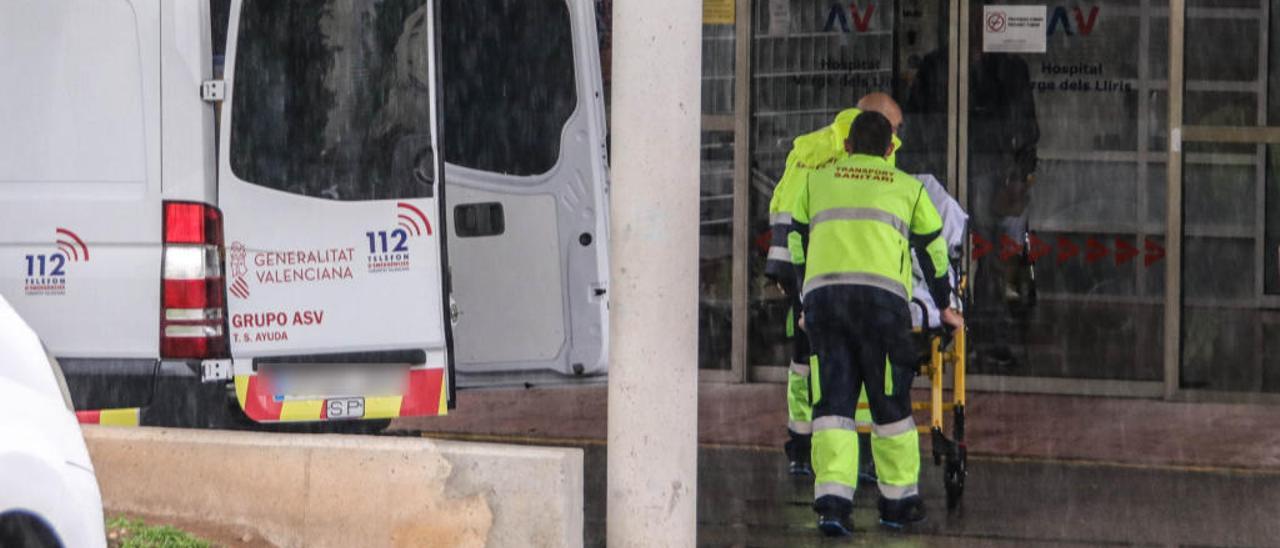 Imagen de los accesos al servicio de Urgencias del Hospital Virgen de los Lirios de Alcoy.