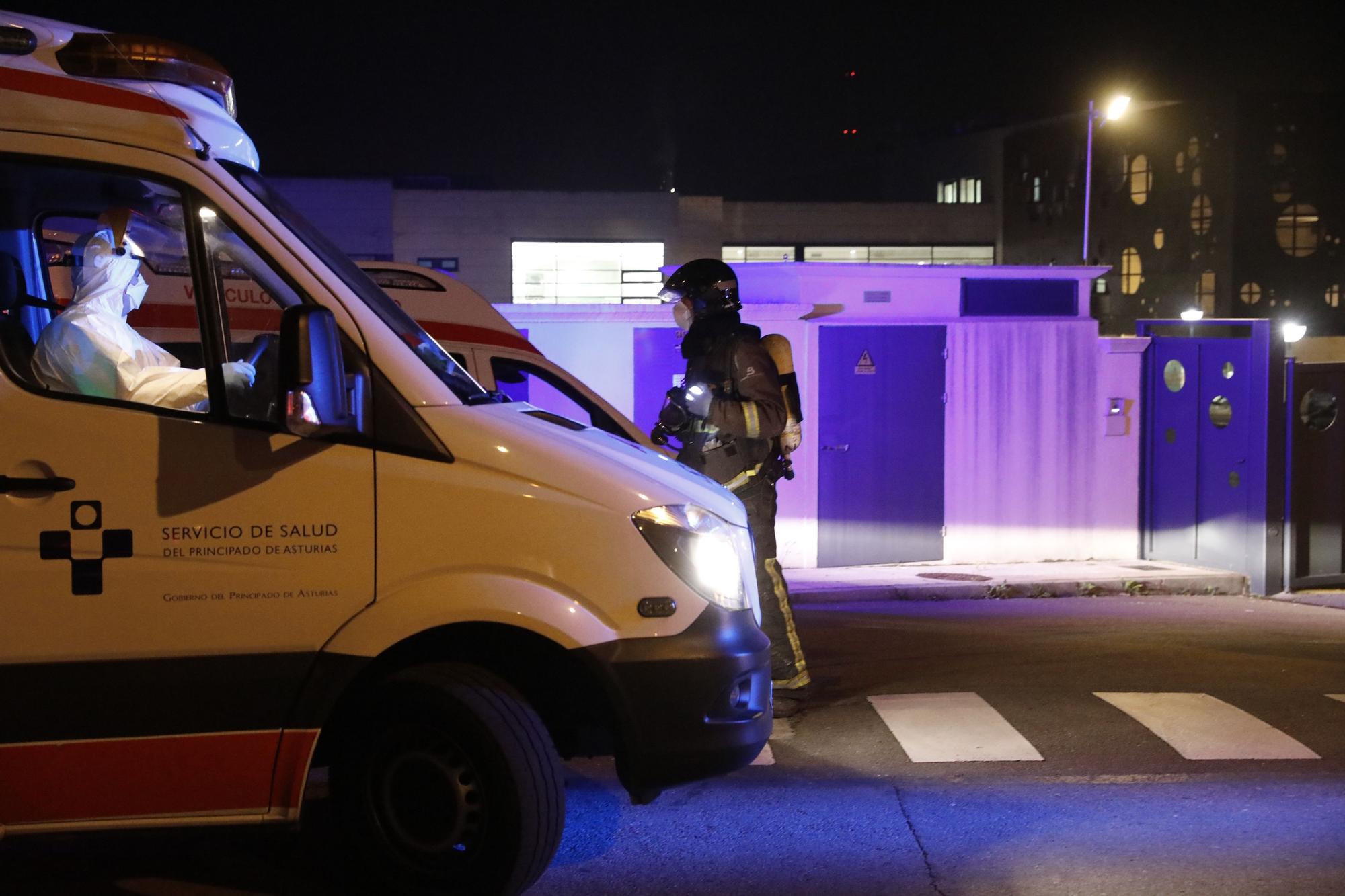 Un incendio obliga a desalojar a pacientes mayores con covid del centro de Barros