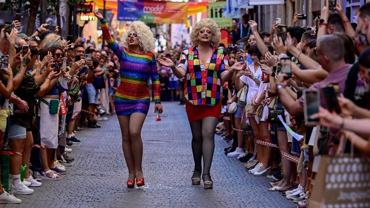 Carrera de tacones organizada por Auto Cine con motivo de las fiestas del Orgullo LGTBI (MADO), este jueves en Madrid