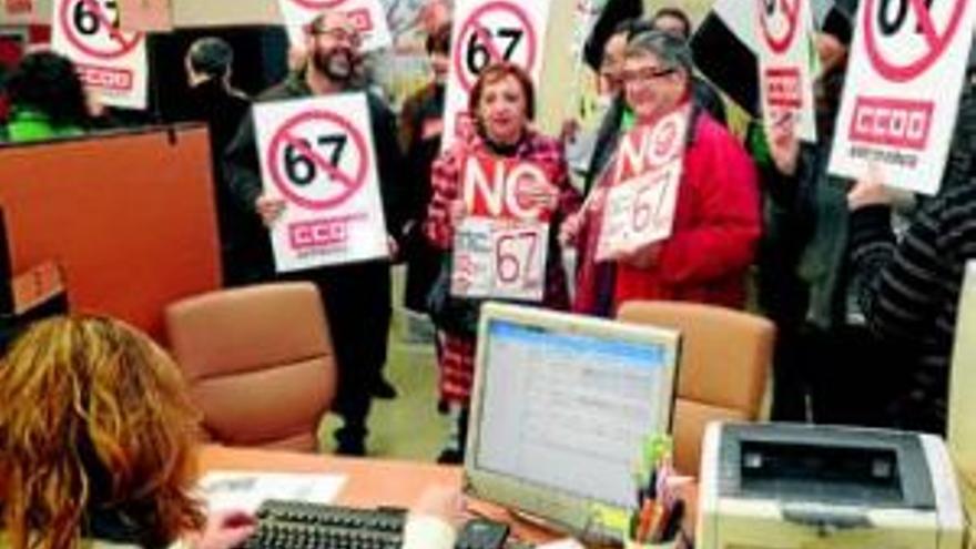 Los sindicatos protestan en Cáceres y Badajoz contra el retraso de la edad de jubilación