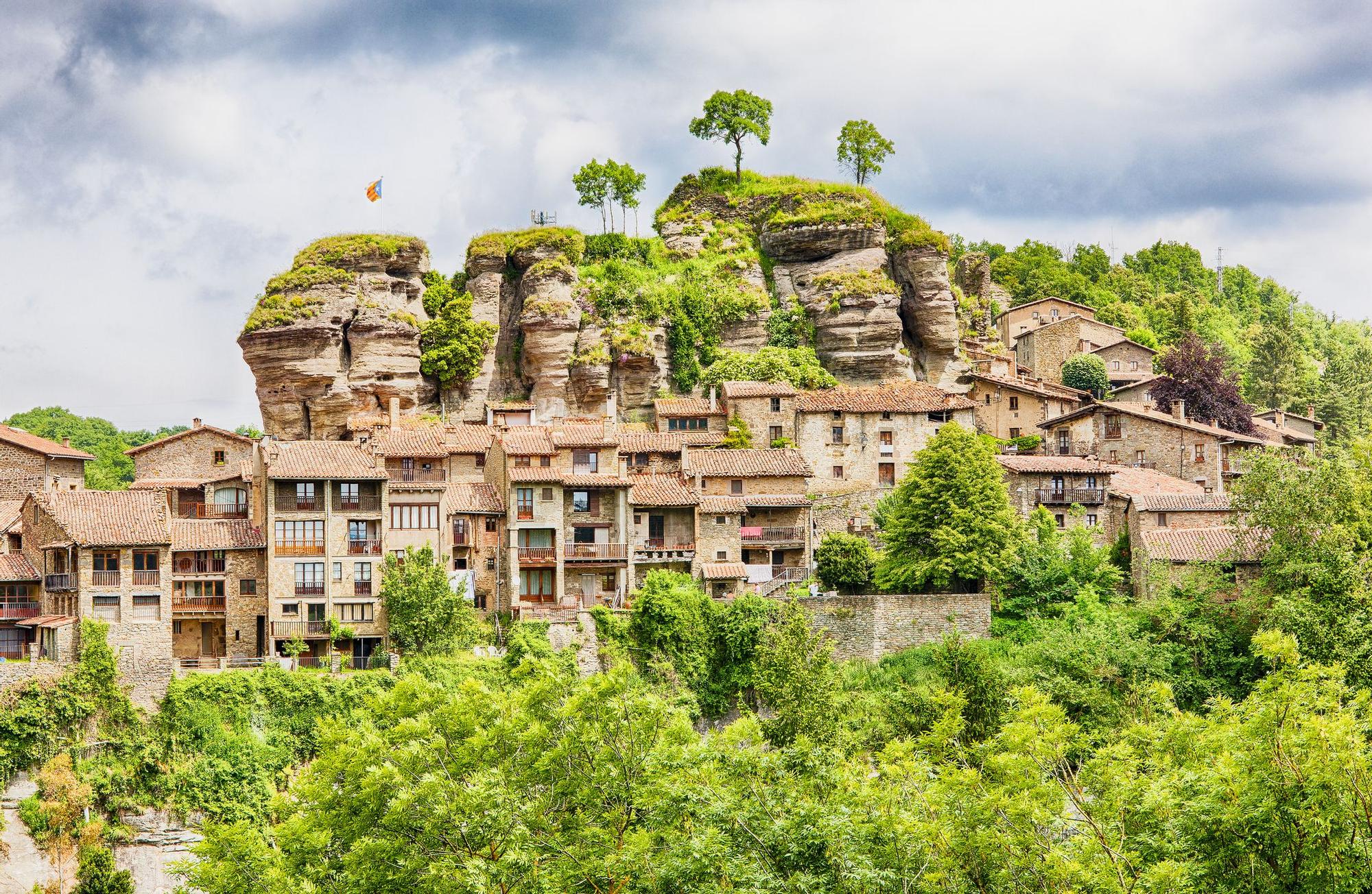 Rupit, un pueblo medieval en plena naturaleza. Cataluña, comarca de Osona.