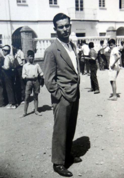 Un joven Pedro Medina Guerrero, en su etapa de 11 años de profesor en el Colegio ICET del Palo.