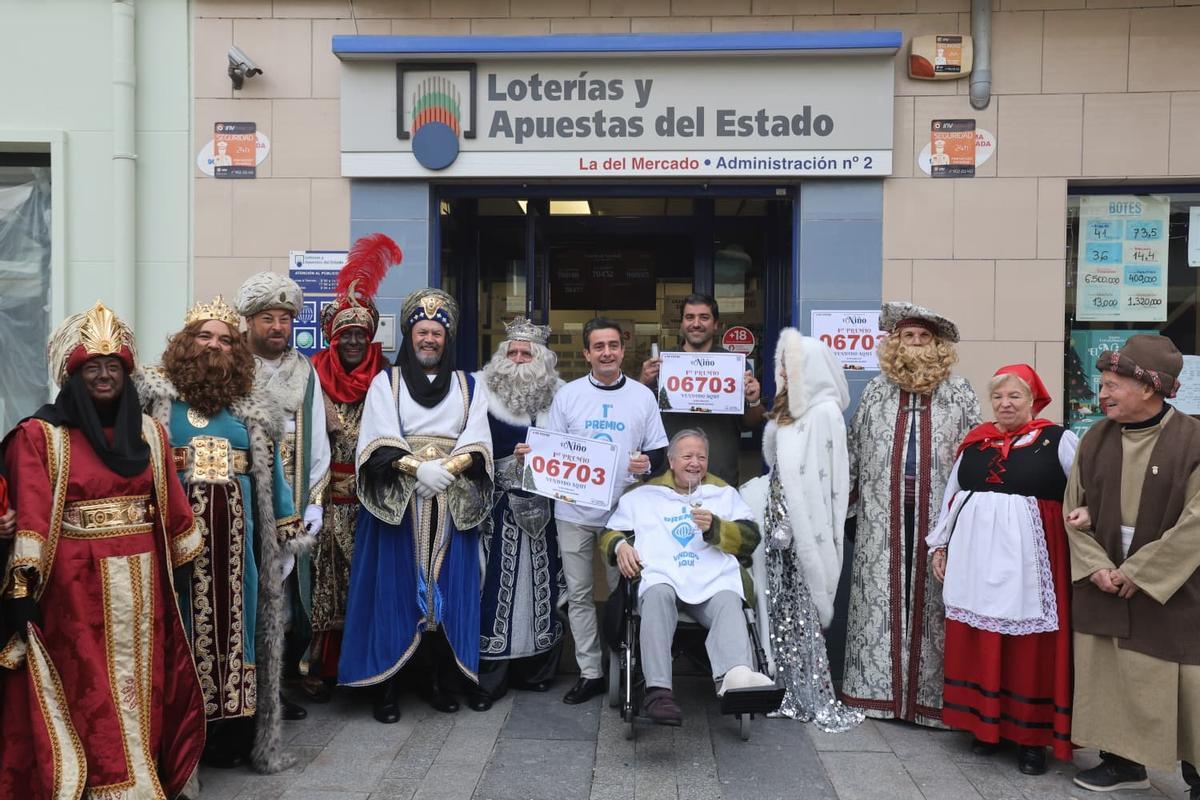 La administración número 2 de San Vicente ha vendido dos décimos del primer premio de El Niño