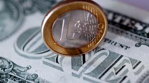 El Euro ha caído un 2,9% frente al dólar en lo que va de agosto