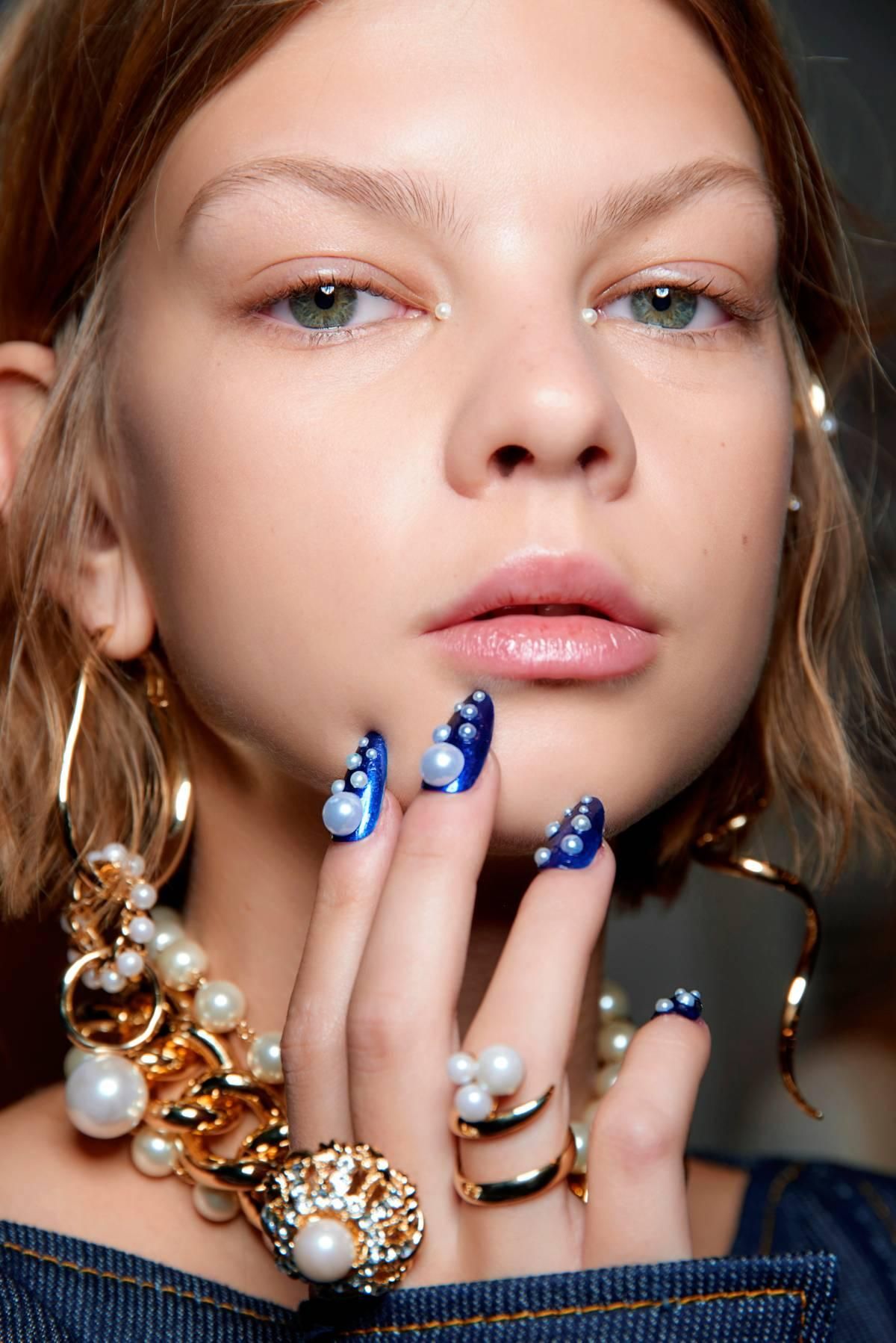 Astronails la tendencia del horóscopo llega a las uñas