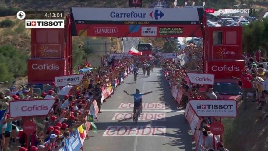 Valverde gana la etapa.