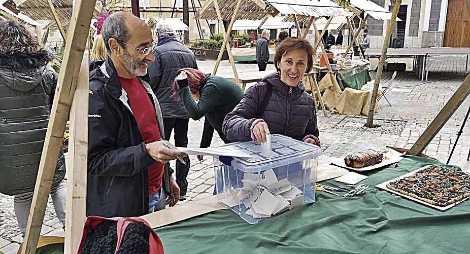 La república gana a la Corona por amplia mayoría en otra jornada de consultas