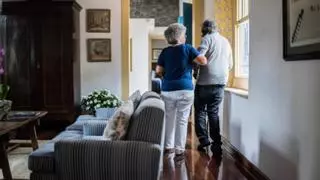 Confirmado por Hacienda: los mayores de 65 años en Canarias pueden donar la mitad de su vivienda habitual a su pareja sin tributar en el IRPF si cumplen estos requisitos