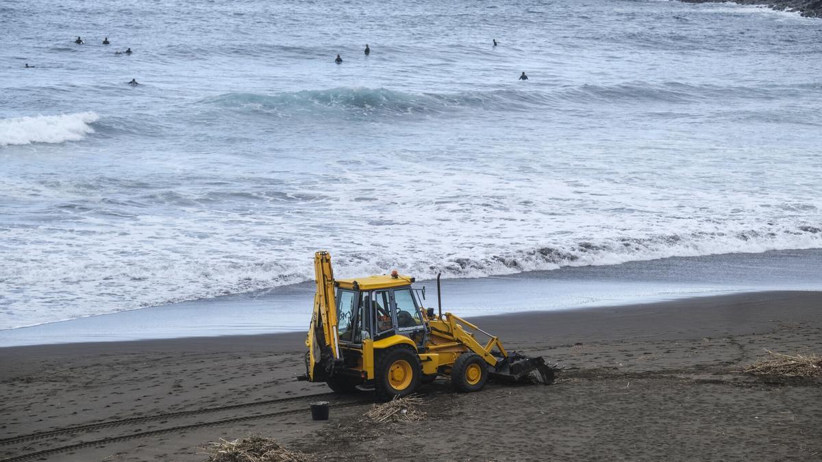 Playa de Hoya del Pozo en Telde tras las lluvias que afectaron a Canarias