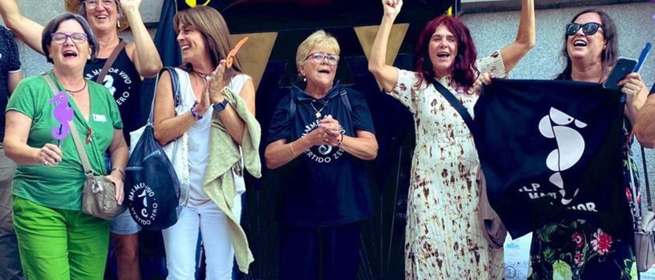 Los promotores de la ILP del Mar Menor celebran la votación del Senado.