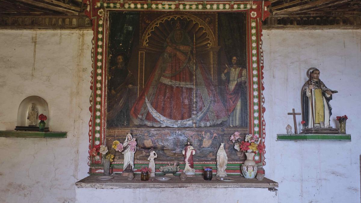 Cuadro de la Virgen de Candelaria e imágenes de Las Palmas de Anaga.