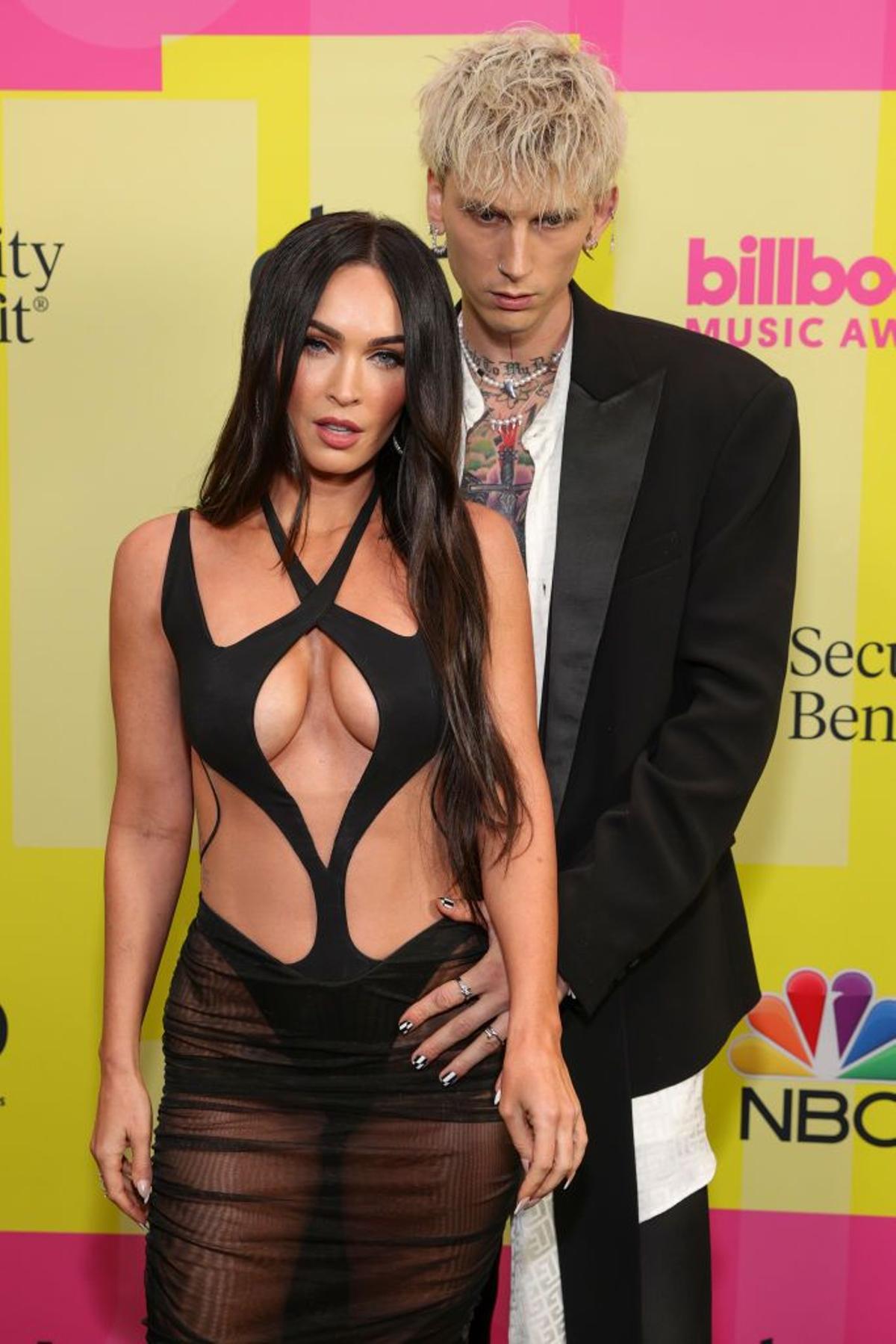 Megan Fox con vestido de Mugler en los Billboard Music Awards