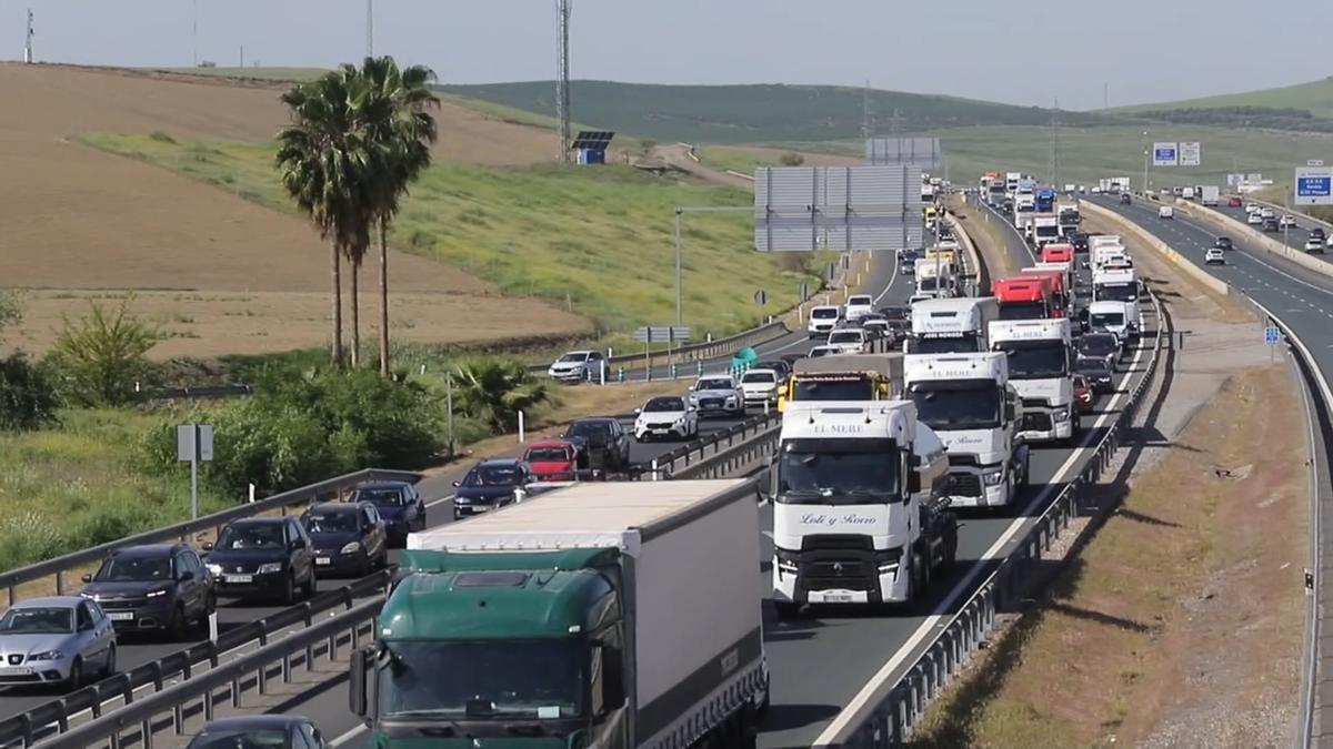 Retenciones en la A-4 a su paso por Córdoba