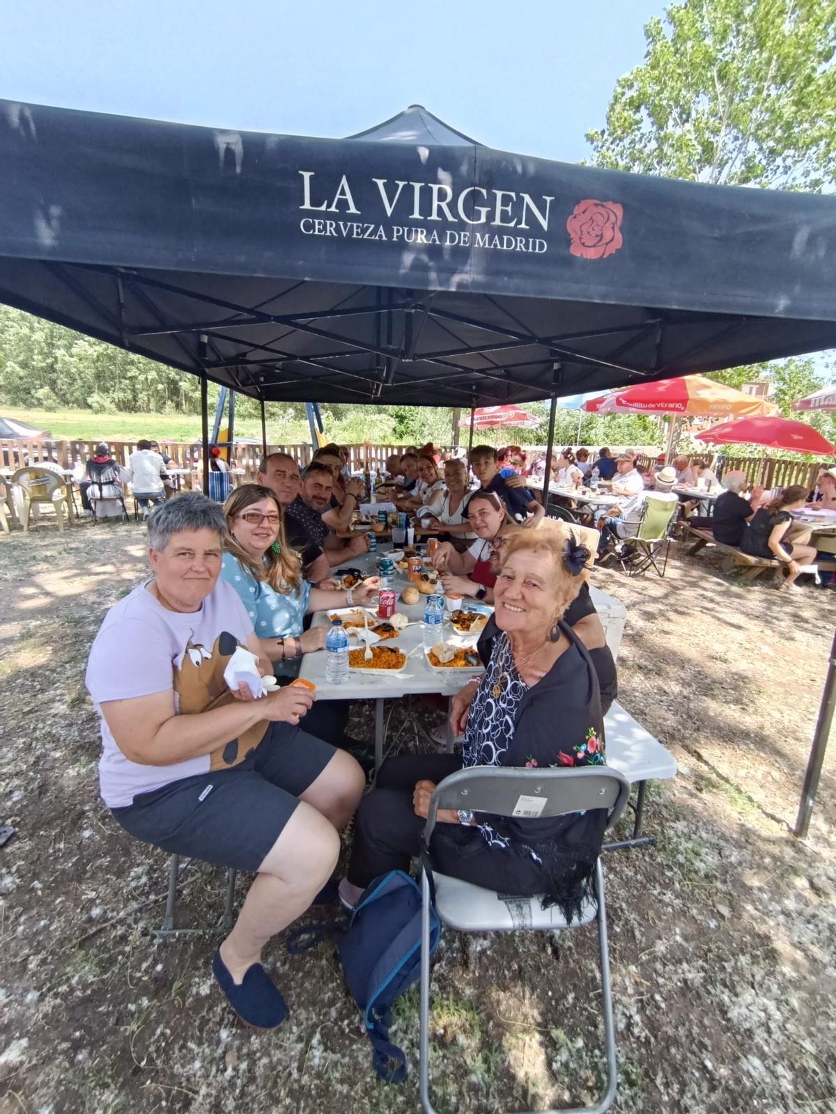GALERÍA | El compás flamenco marca el ritmo de la romería en Cañizal GALERÍA | El compás flamenco marca el ritmo de la romería en Cañizal