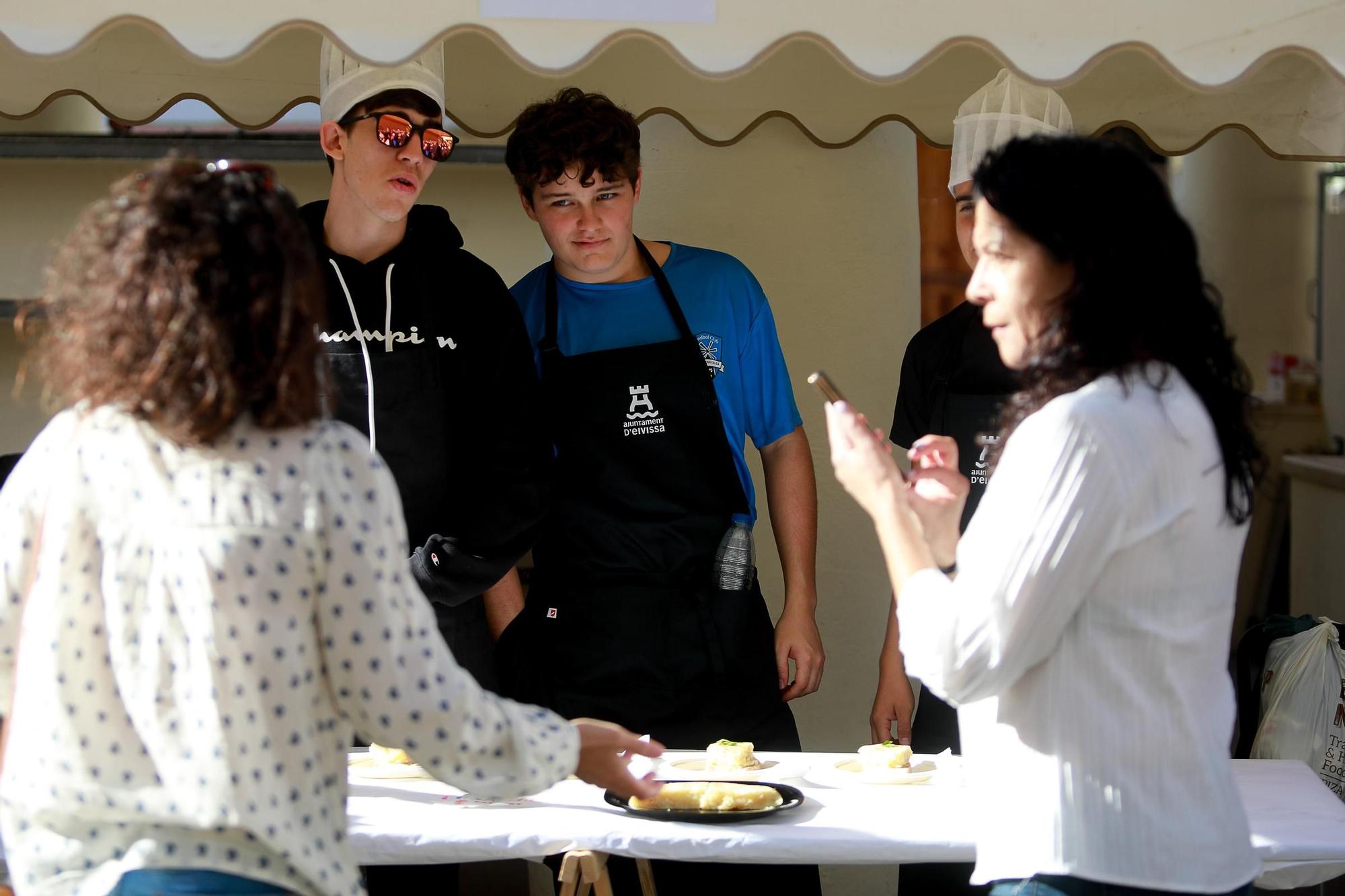 Mira aquí todas las fotos del concurso de la tortilla en Ibiza