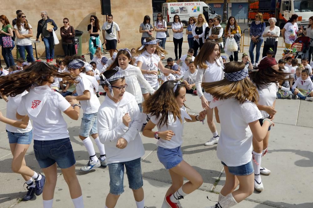 Trobada Escolar de Dansà Tradicional en Torrent.