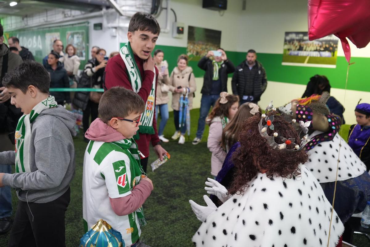 La recepción de Los Reyes Magos en El Arcángel, en imágenes