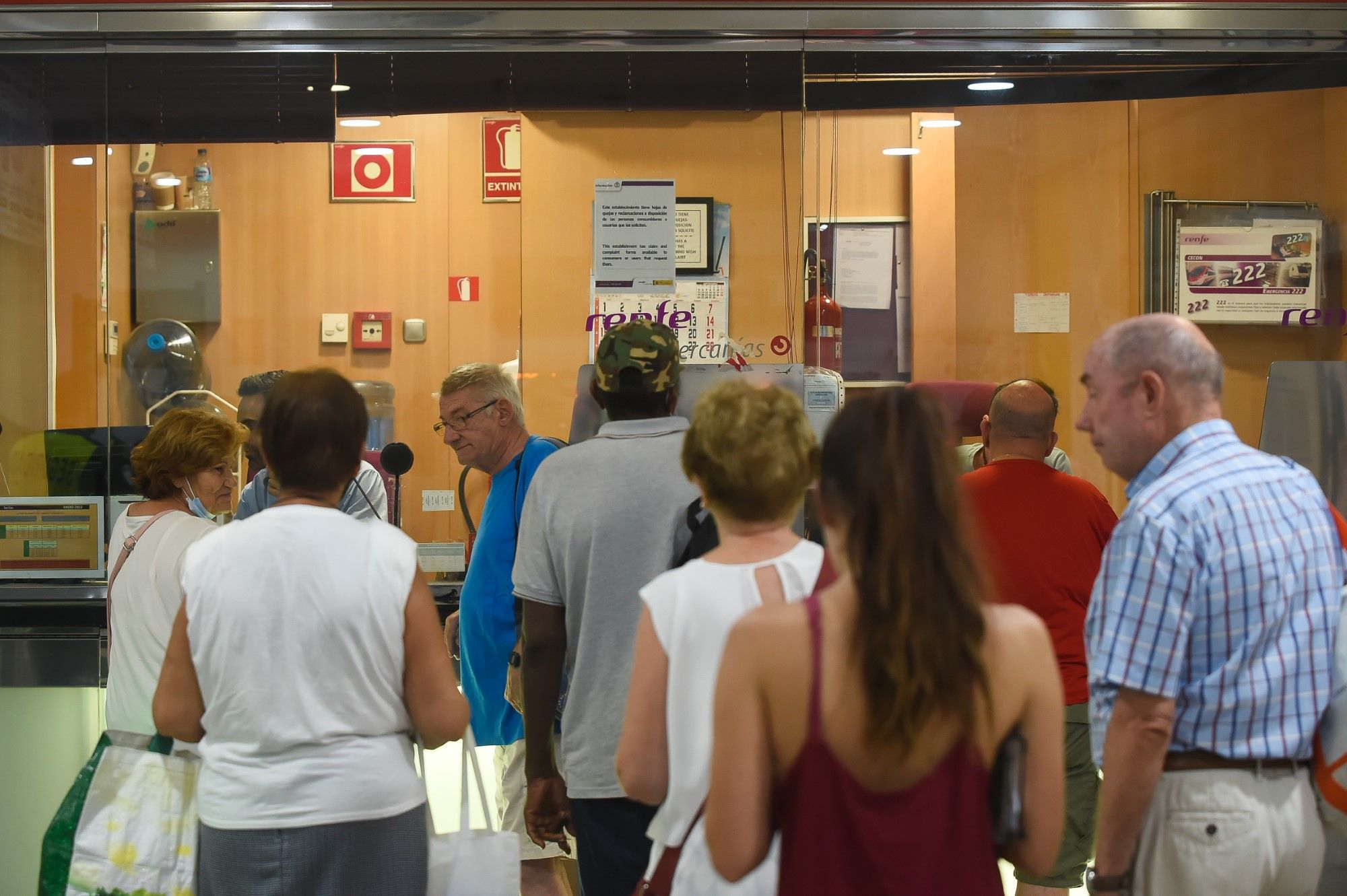 Ya se pueden adquirir los nuevos abonos gratuitos del Cercanías en la estación María Zambrano