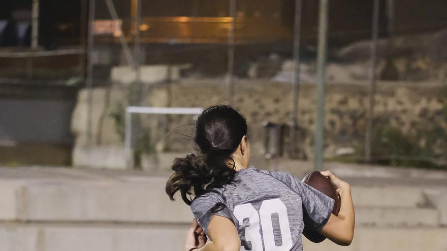 Dinamismo, estrategia y valores en el flag football.