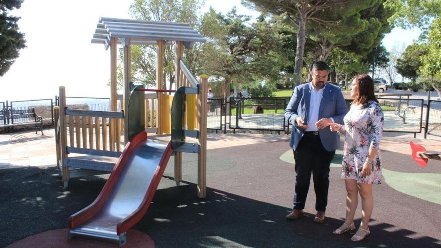 Josele González y Verónica Ensberg visitan el parque.