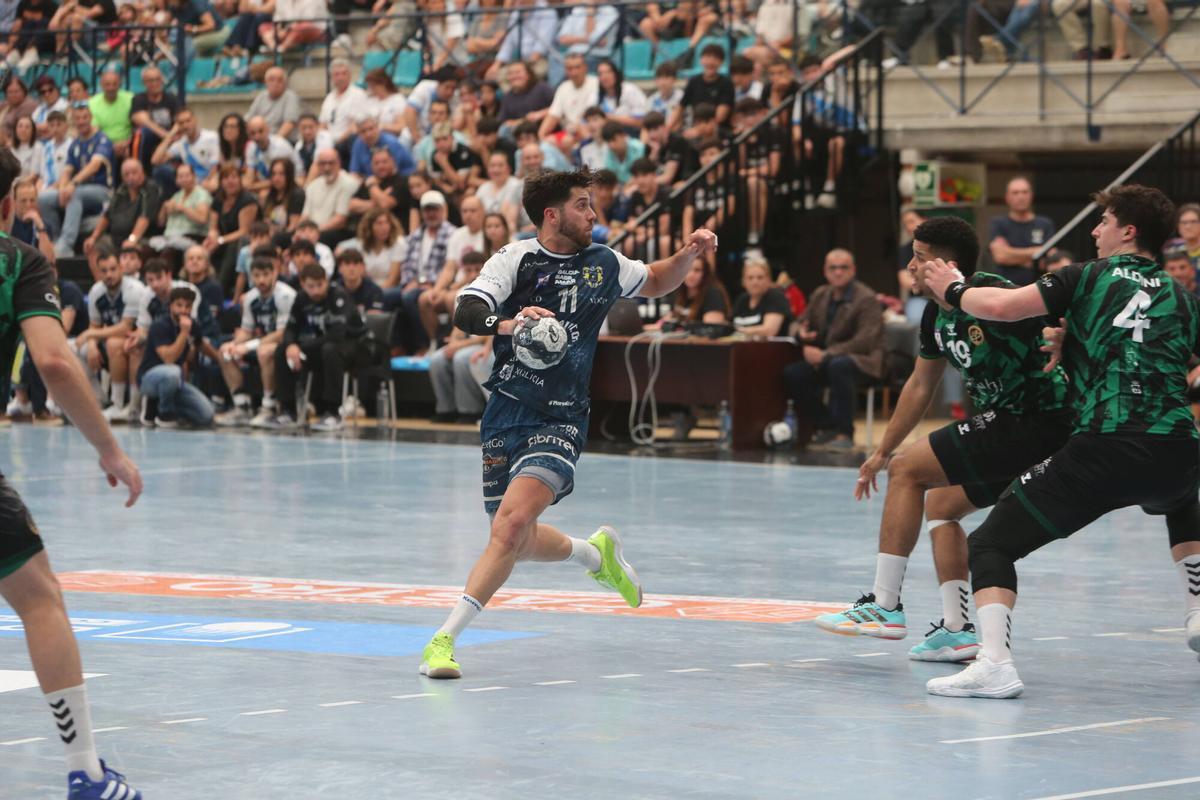 BALONMANO LIGA ASOBAL FRIGORIFICOS MORRAZO CONTRA REBI CUENCA EN PABELLON GATAÑAL CANGAS