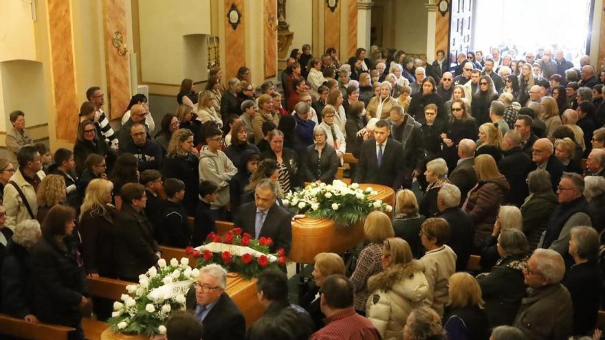 Xilxes despide a María José y a su hija Noemí en un multitudinario adiós marcado por la consternación tras el crimen machista