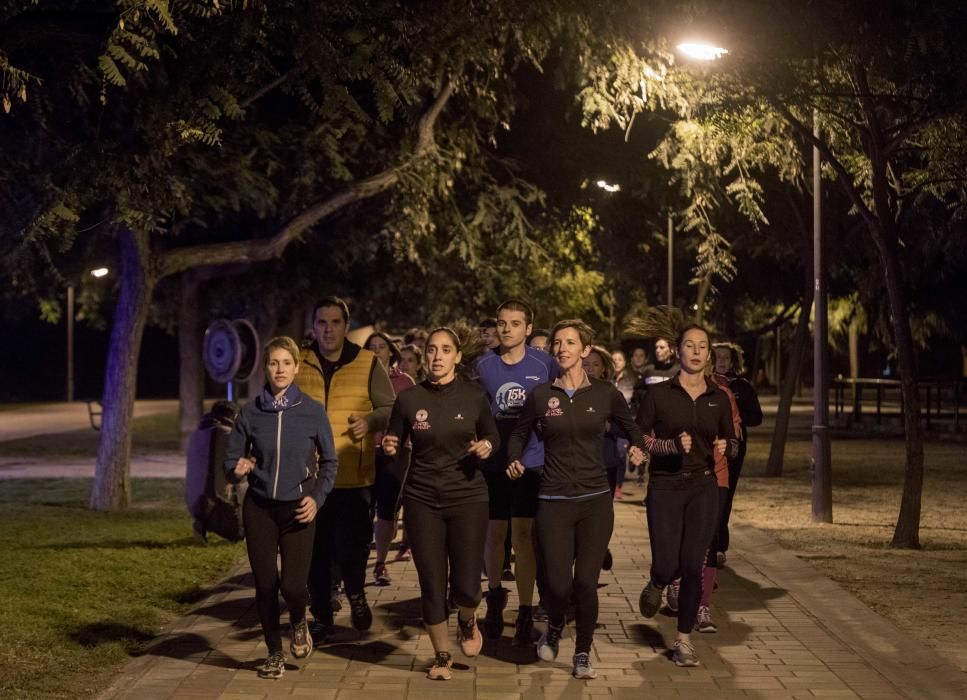 Mujeres deportistas corren en València en recuerdo de Laura Luelmo