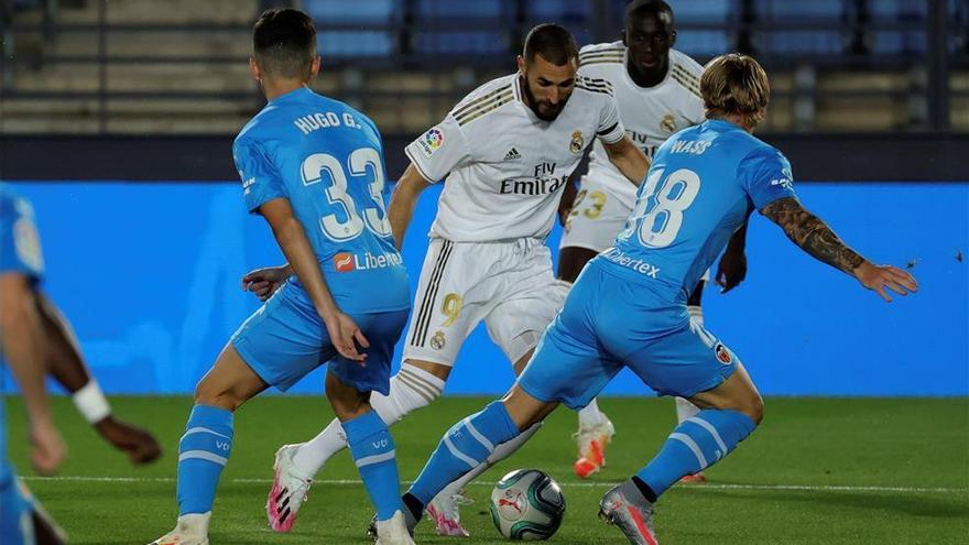 El Madrid supera al Valencia con goles de Benzema y Asensio (3-0)