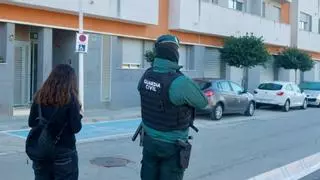 Paralizan el desahucio de decenas de familias en Montserrat