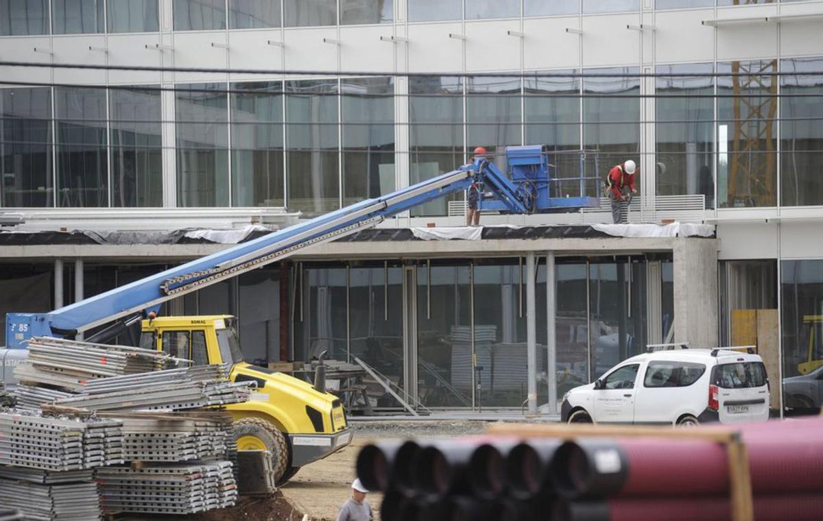 Paneles fotovoltaicos sobre una estructura. | // CEDIDA