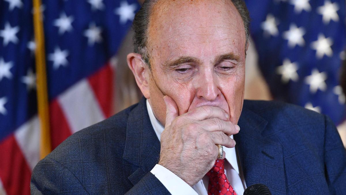 El asesor personal de Trump y exalcalde de Nueva York, Rudy Giuliani, durante una rueda de prensa en Washington en noviembre de 2020.