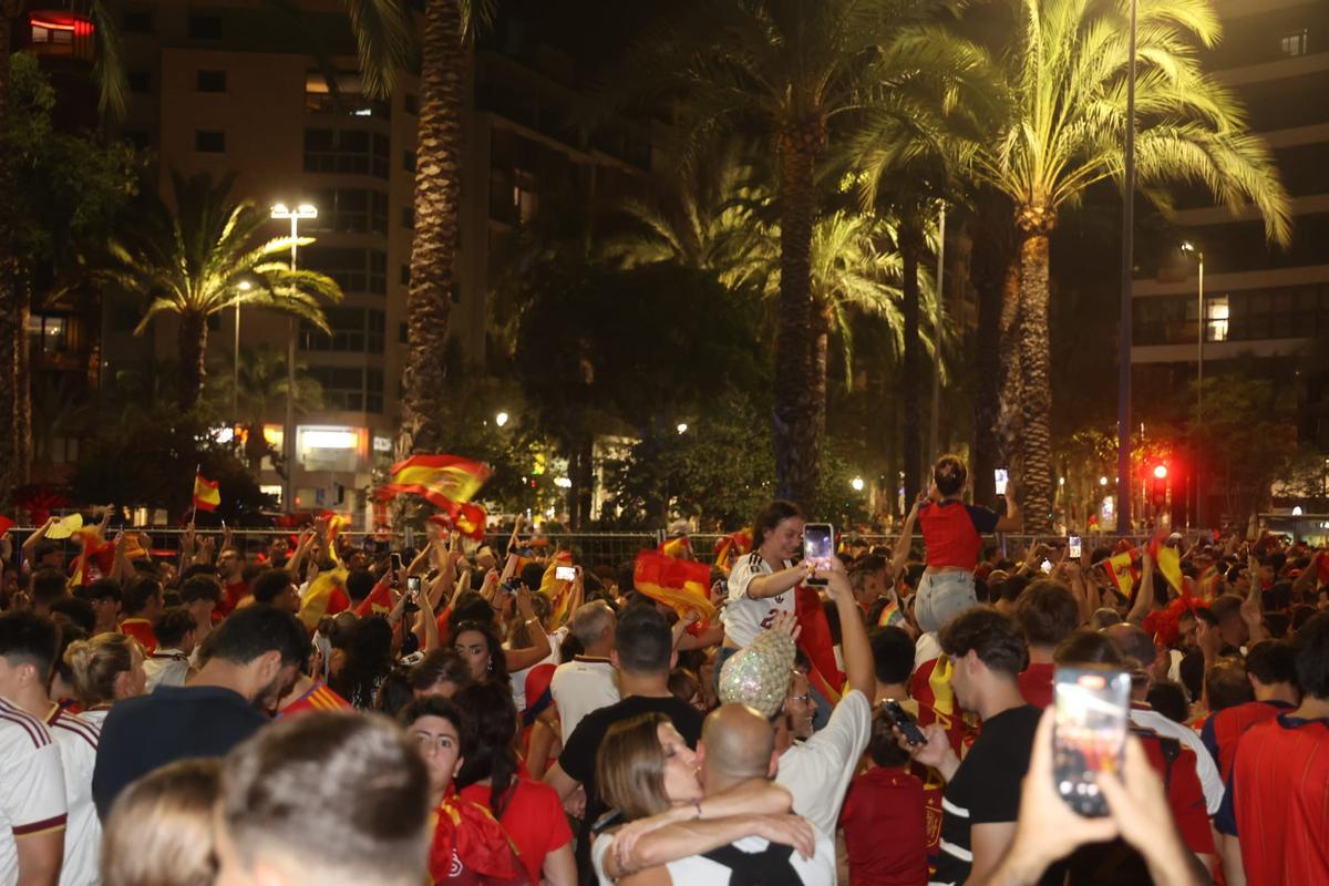 Las mejores imágenes de la celebración de la victoria de España en Alicante