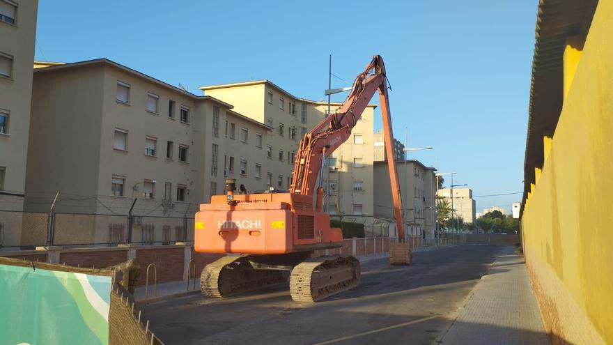 Comienza el desalojo por ruinas del cuartel de la Guardia Civil de Cartagena