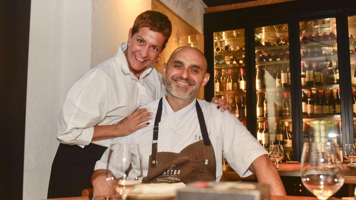 Quique Vázquez y Ana Siñeriz en su restaurante