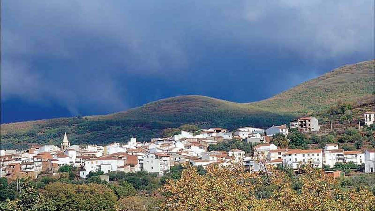 Vista de la villa de Arroyomolinos de la Vera.