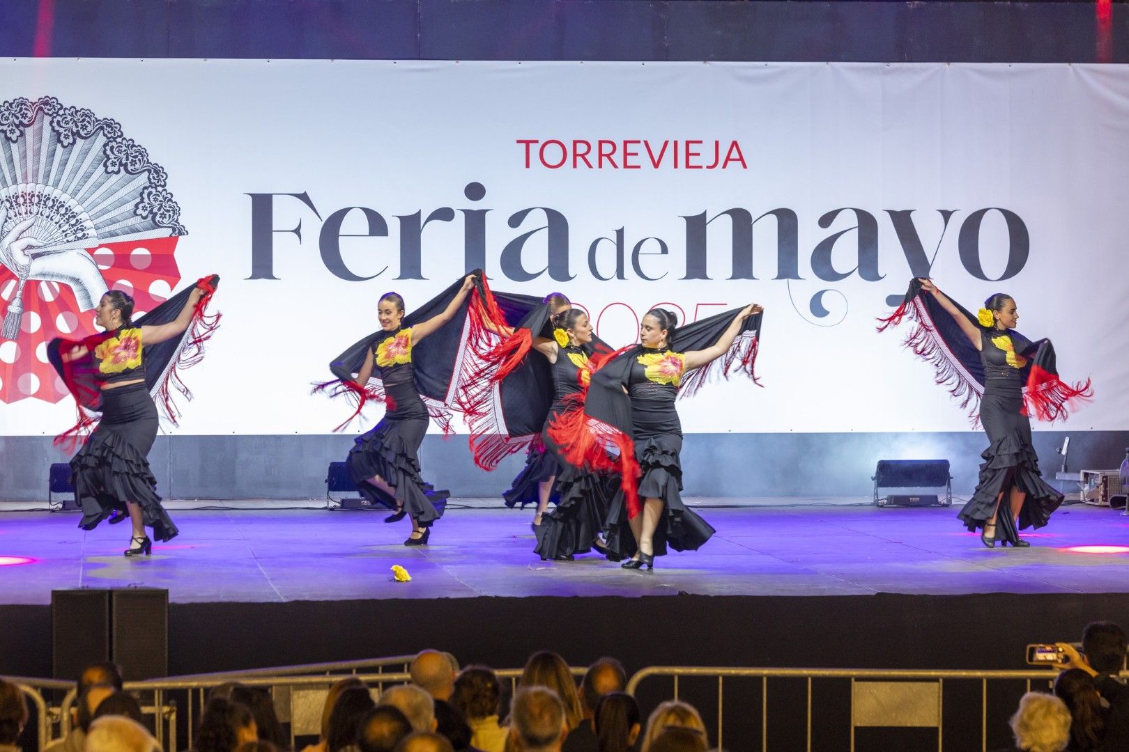 Por sevillanas en la Feria de Mayo de Torrevieja 2025