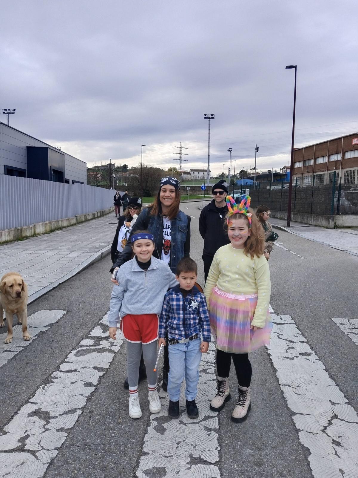 Los desfiles de Antroxu en Nuevo Roces y El Coto, en imágenes