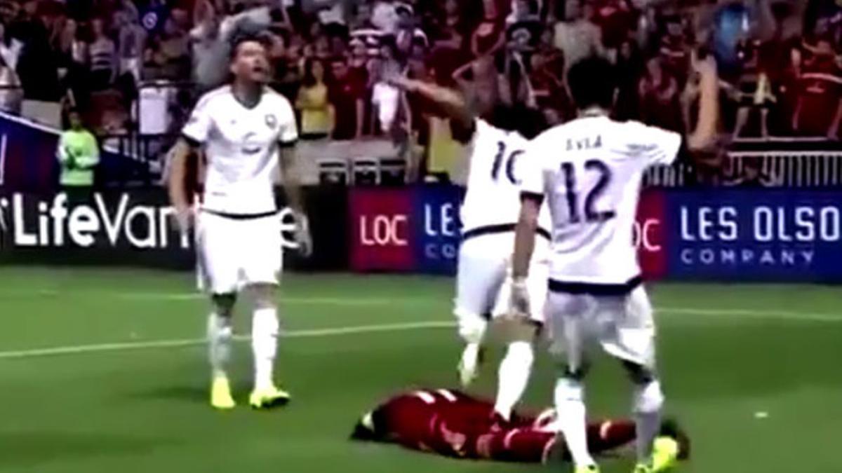 Expulsan con roja directa a Kaká, la primera vez en su carrera