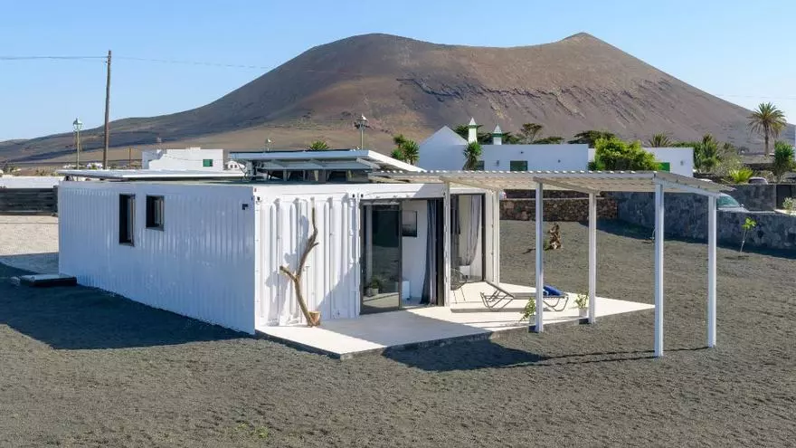 Villa Cubo: la casa de alquiler vacacional de contenedores reciclados que desata la polémica en Canarias