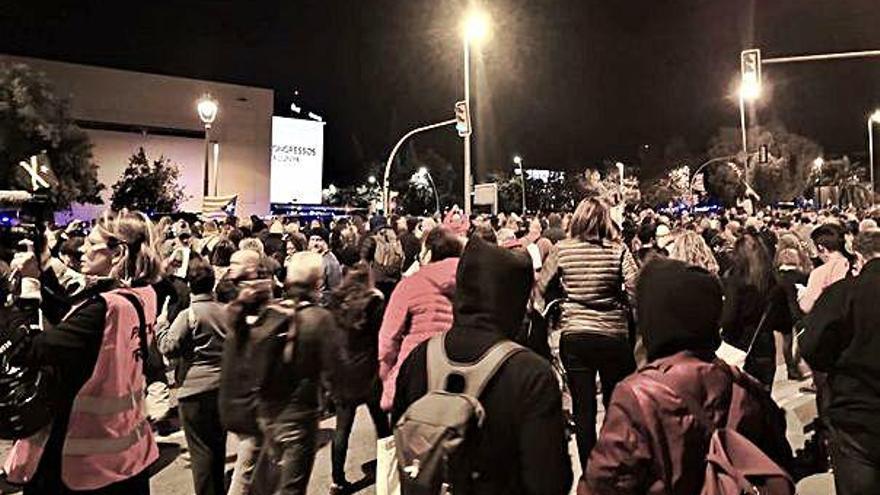 Diversos manifestants durant l&#039;acció de protesta.