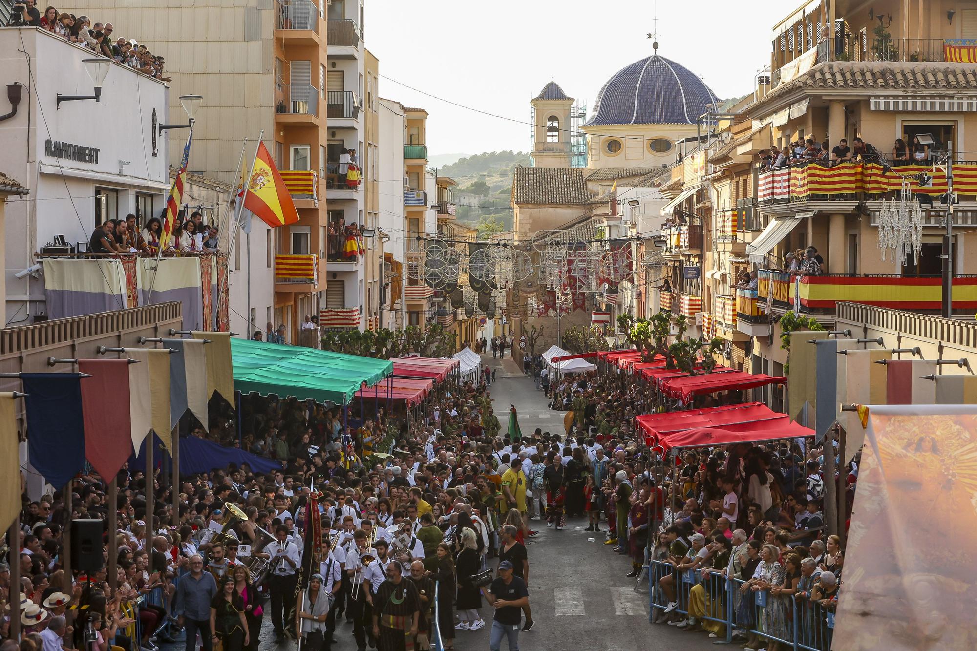 Vuelta al castillo y Presentación de nuevos cargos de las fiestas de Ibi