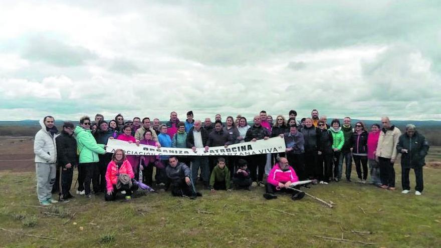 La asociación Camarzana Viva durante una excursión.