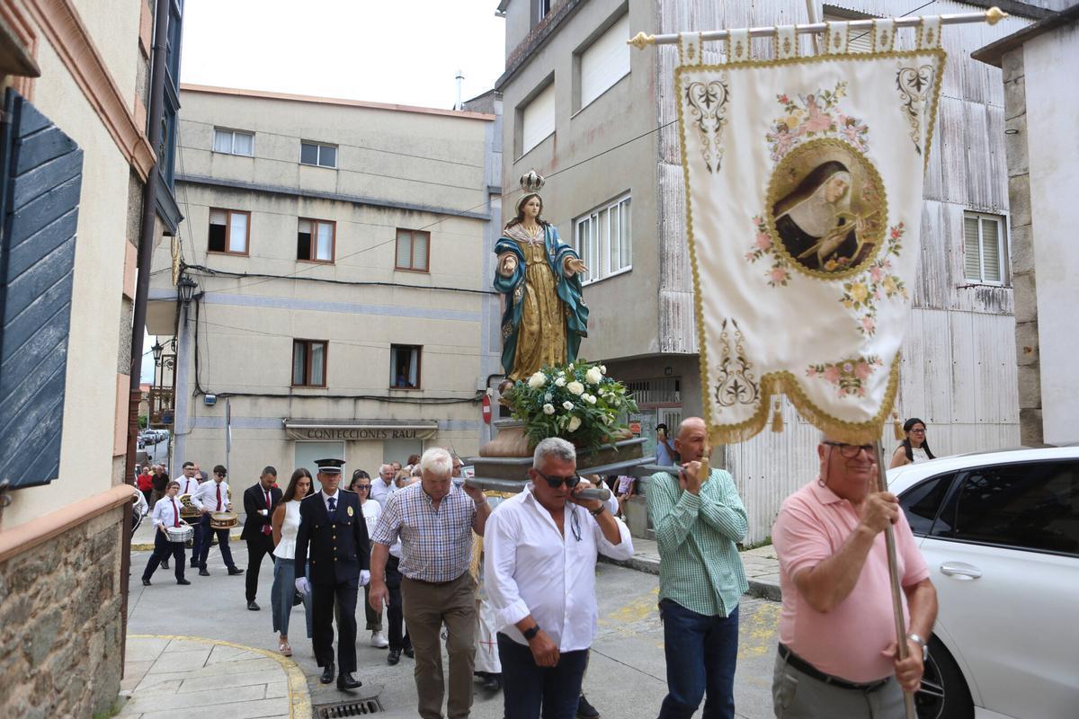 Procesión de la Virgen de A Piedade de Vila de Cruces.