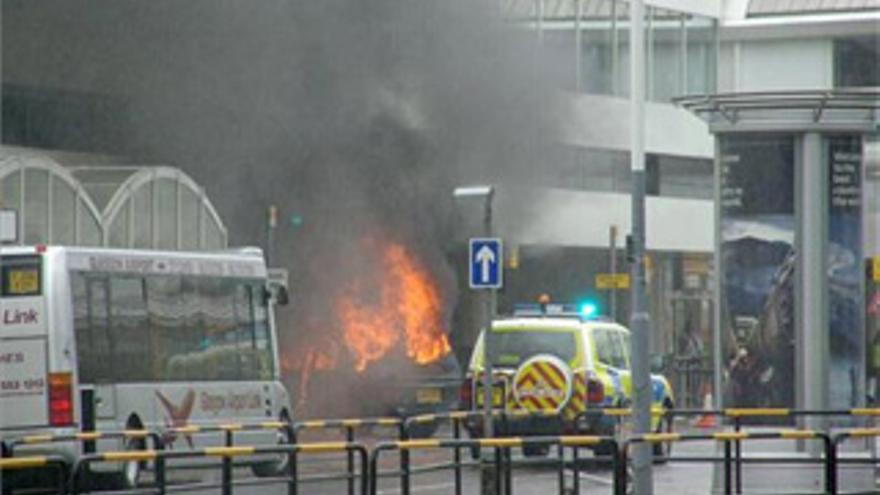 Dos nuevos detenidos relacionados con los ataques al aeropuerto de Glasgow