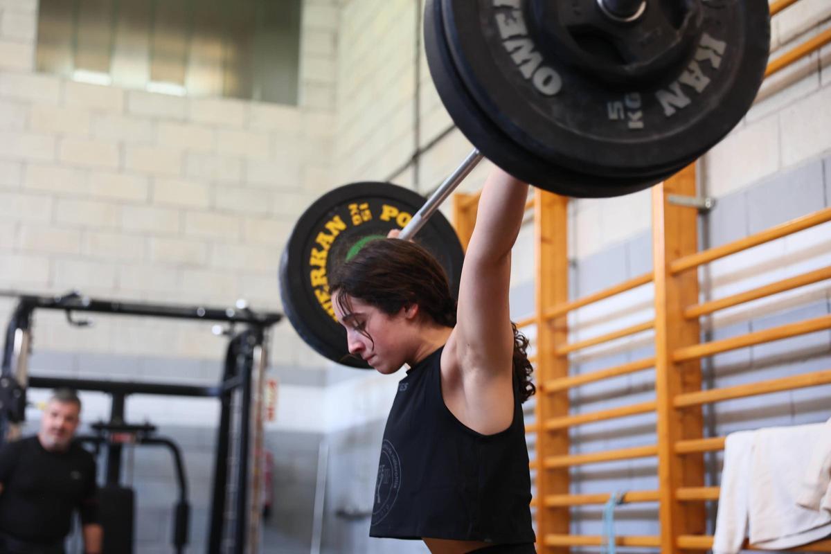 EN IMÁGENES: Inés Conde, ocho veces campeona de España de halterofilia, en un entrenamiento. EN IMÁGENES: Inés Conde, ocho veces campeona de España de halterofilia, en un entrenamiento.