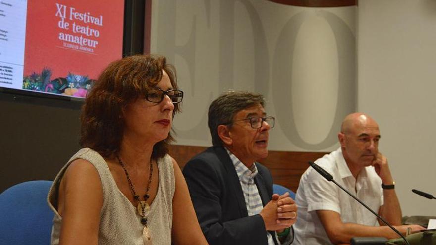 Carmen Suárez Trapiello, Roberto Sánchez Ramos y Miguel Peinado, durante la presentación del festival