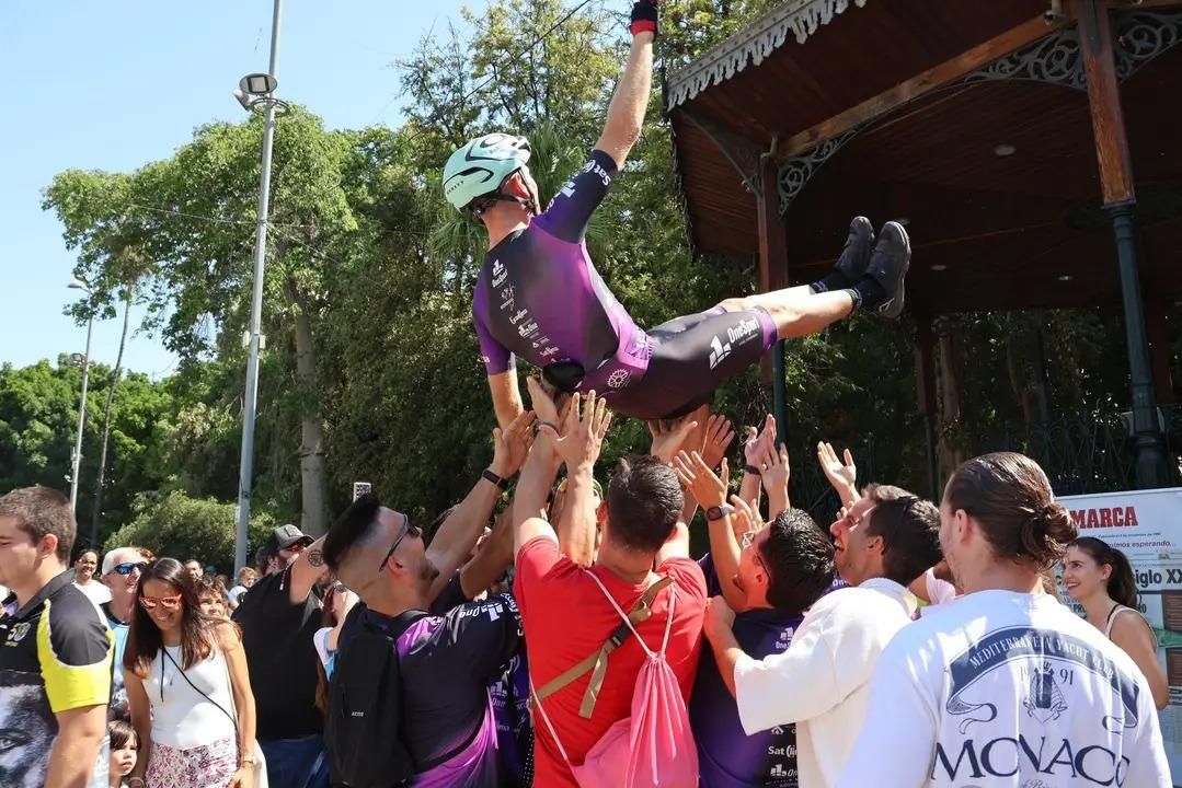 Las mejores imágenes de una ruta en bici de 3.800 kilómetros de Atenas a Orihuela